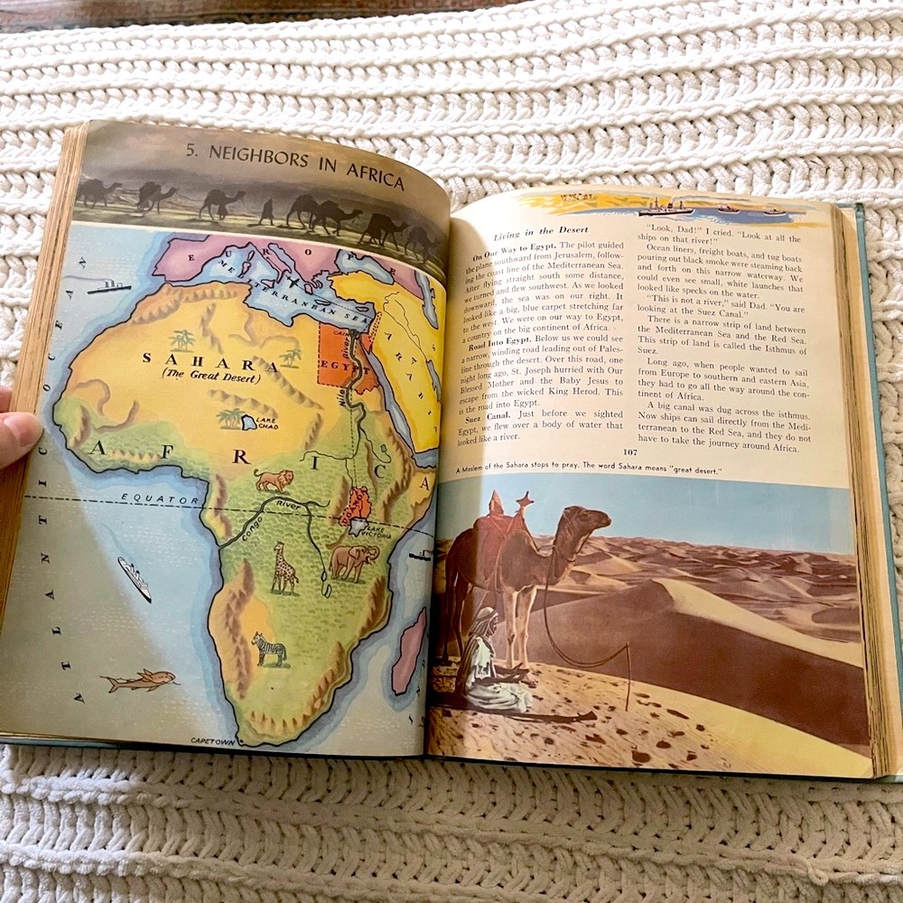 🌎Vintage My World of Neighbors Catholic Children Picture Hardback Cloth Book🌎 - Picture 13 of 16